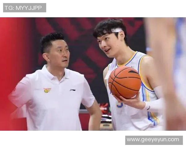 西安篮球队实力引发热议球迷对球队表现的不同看法与争论